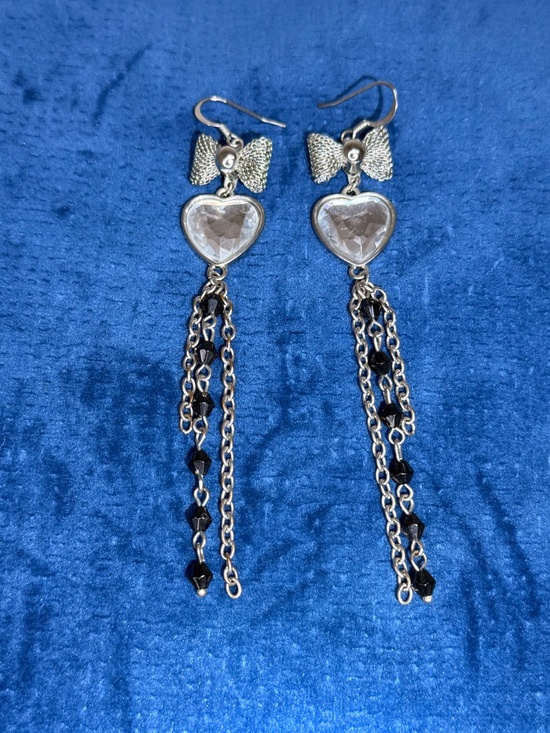 Y2K Blk and Sil Tone Metal Link Tassel Heart Bow Rhinestone Dangle Drop Earrings - Picture 2 of 3